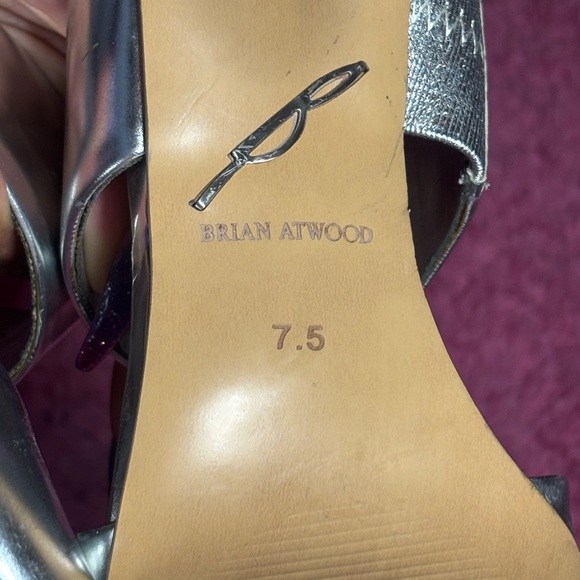 Vintage Brian Atwood Pippa Silver Metallic Leather Two Band Heels Sandals - Picture 8 of 8
